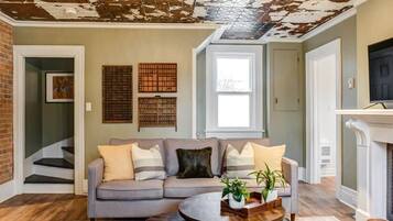 TV, fireplace, offices