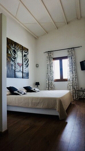 4 chambres, fer et planche à repasser, Wi-Fi, draps fournis