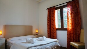 4 slaapkamers, een strijkplank/strijkijzer, wifi, beddengoed