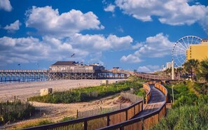 On the beach - Beach Panoramic Corner Unit Ocean View! NO RESORT FEE! Perfect for Couples! Beautiful Ocean View! (Myrtle Beach)