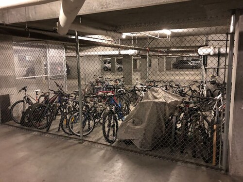 Premium 2BR Townhome- HotTub,Pool, Free parking,AC