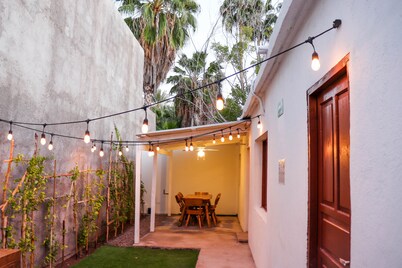 Casa Loreta (Sleeps 12, close sea)