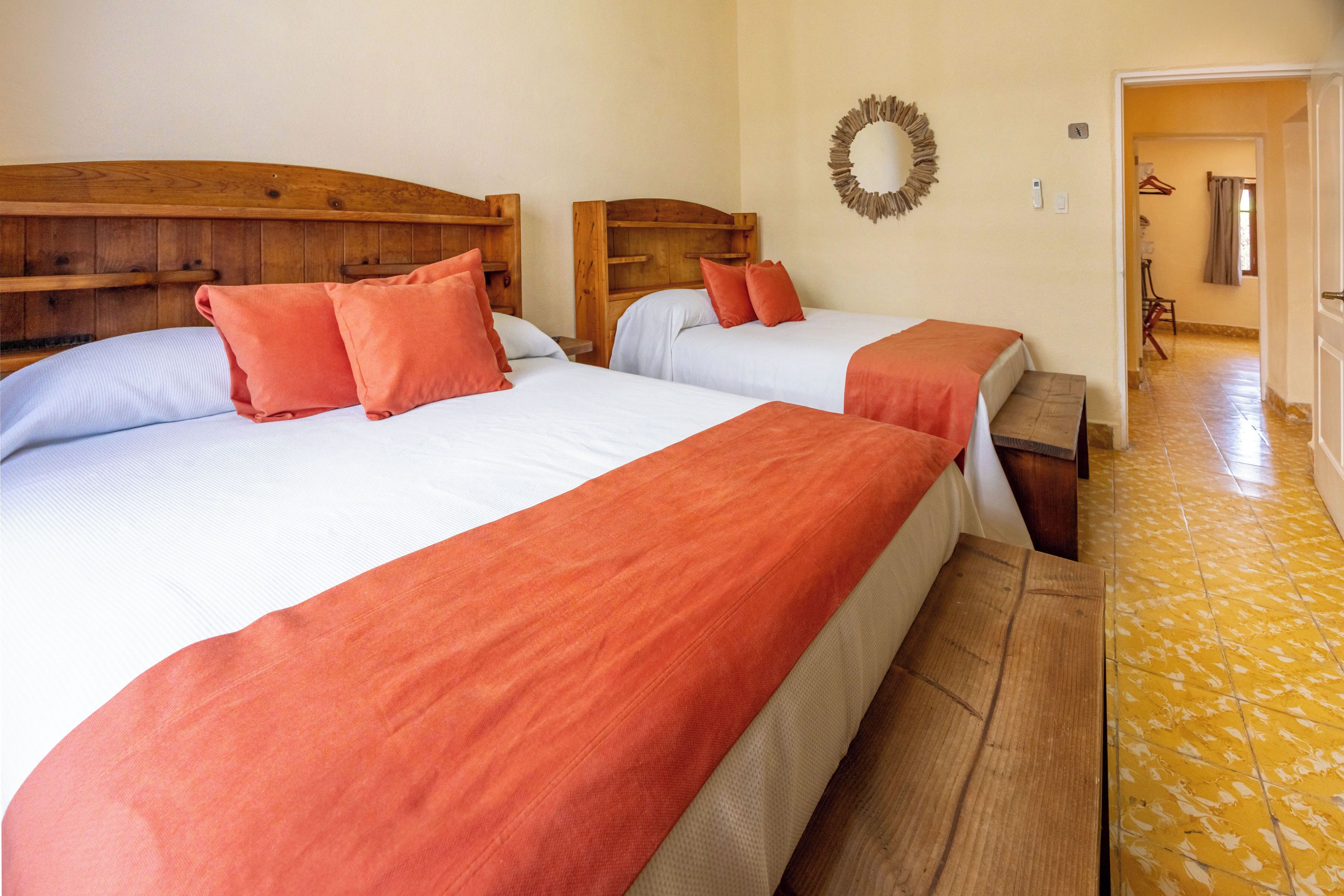 3 bedrooms, free WiFi, bed sheets, wheelchair access