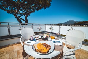 Outdoor dining - Relais and Apartments next to the Pompeii Ruins (Pompei)