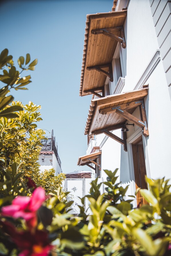 Exterior detail - Relais and Apartments next to the Pompeii Ruins (Pompei)