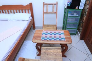 1 غرفة نوم ومكواة/لوح كي وواي فاي وملاءات أسرّة