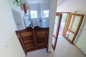 Fridge, oven, stovetop, electric kettle - Vacation House 'Ro. & Se. in Palinuro IT Blue Flag also 2025. LUNA housing. (CENTOLA, CAMPANIA SALERNO)