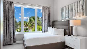 4 soverom, safe på rommet, strykejern/-brett og reiseseng for barn