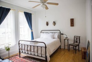 1 bedroom, memory-foam beds, WiFi, bed sheets