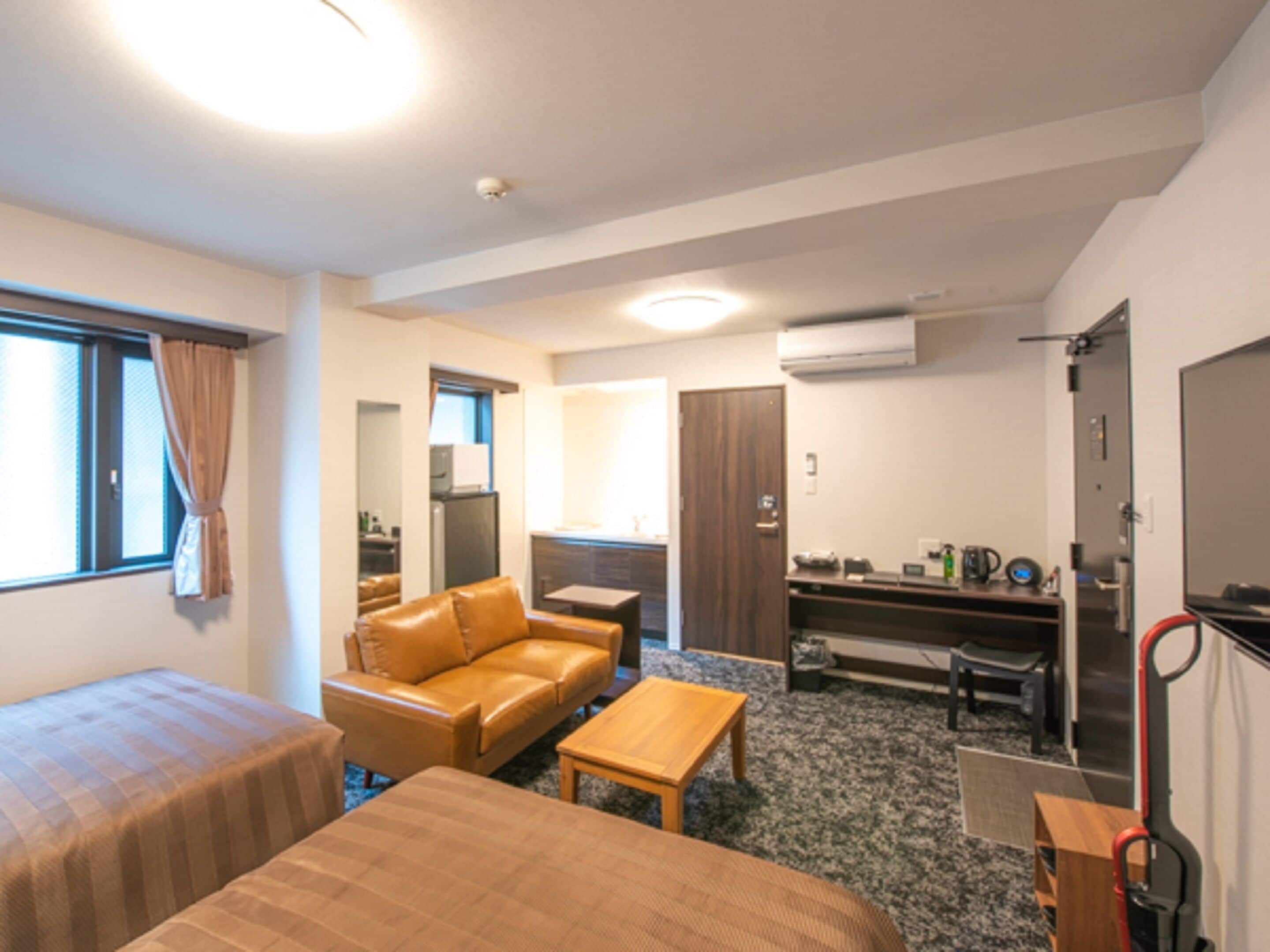 luxury twin room, non smoking | individually decorated, desk, iron/ironing board, free wifi