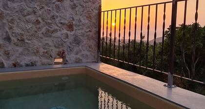 Rosa Rossa With Private Pool Jacuzzi Sea view Villa Rosa