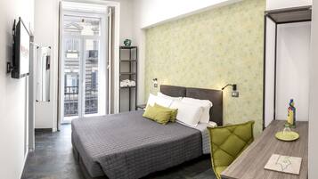 Daunenbettdecken, Minibar, Schreibtisch, laptopgeeigneter Arbeitsplatz