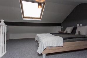 House, Private Bathroom