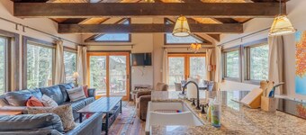 2BR 2BA In Town, Pet Friendly, Fenced Yard, Walkable, Large Deck