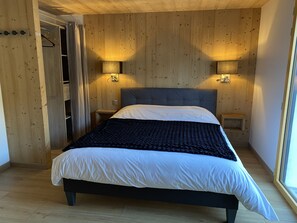 4 chambres, lit parapluie, Wi-Fi gratuit, draps fournis