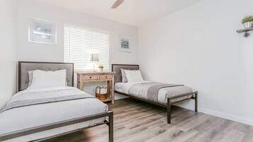 2 bedrooms, iron/ironing board, free WiFi, bed sheets