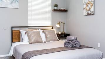 2 dormitorios, tabla de planchar con plancha, wifi gratis y ropa de cama