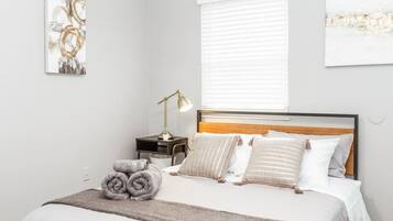 2 bedrooms, iron/ironing board, free WiFi, bed sheets