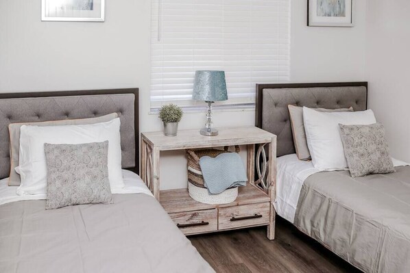 2 habitaciones, tabla de planchar con plancha y wifi gratis 