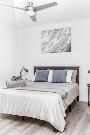 2 chambres, fer et planche à repasser, Wi-Fi gratuit, draps fournis