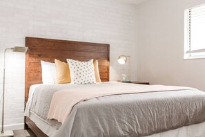 2 chambres, fer et planche à repasser, Wi-Fi gratuit, draps fournis