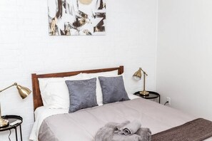 2 habitaciones, tabla de planchar con plancha y wifi gratis 