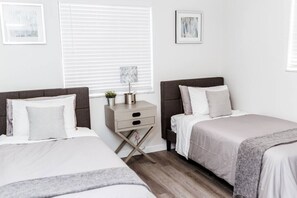 2 bedrooms, iron/ironing board, free WiFi, bed sheets