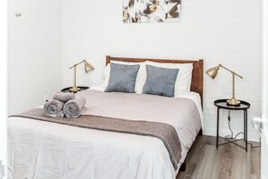 2 habitaciones, tabla de planchar con plancha y wifi gratis 