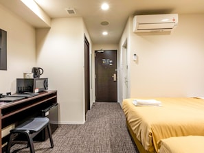 Desk, iron/ironing board, free WiFi, bed sheets