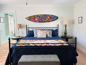 4 عدّة غرف نوم ومكواة/لوح كي وواي فاي مجانًا وملاءات أسرّة