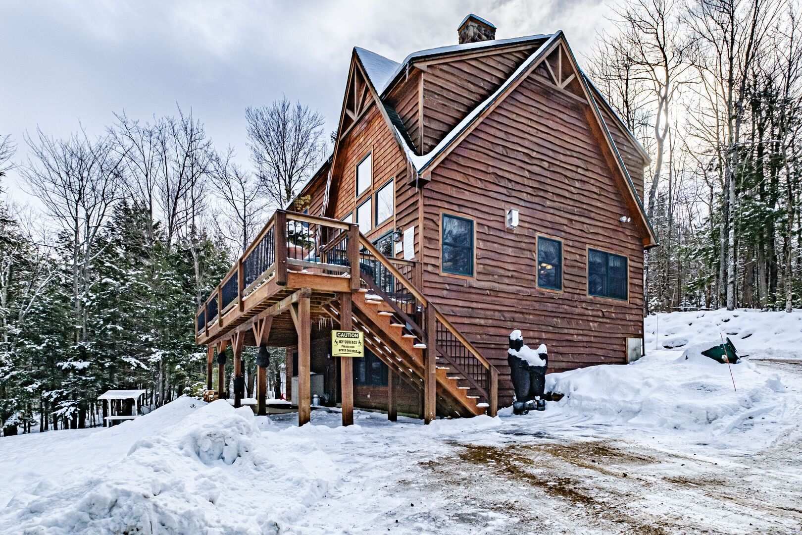 Maine Ski House - Speed WiFi, HotTub, Treasure Hunts, Hobbit Hole House, Arcade Game