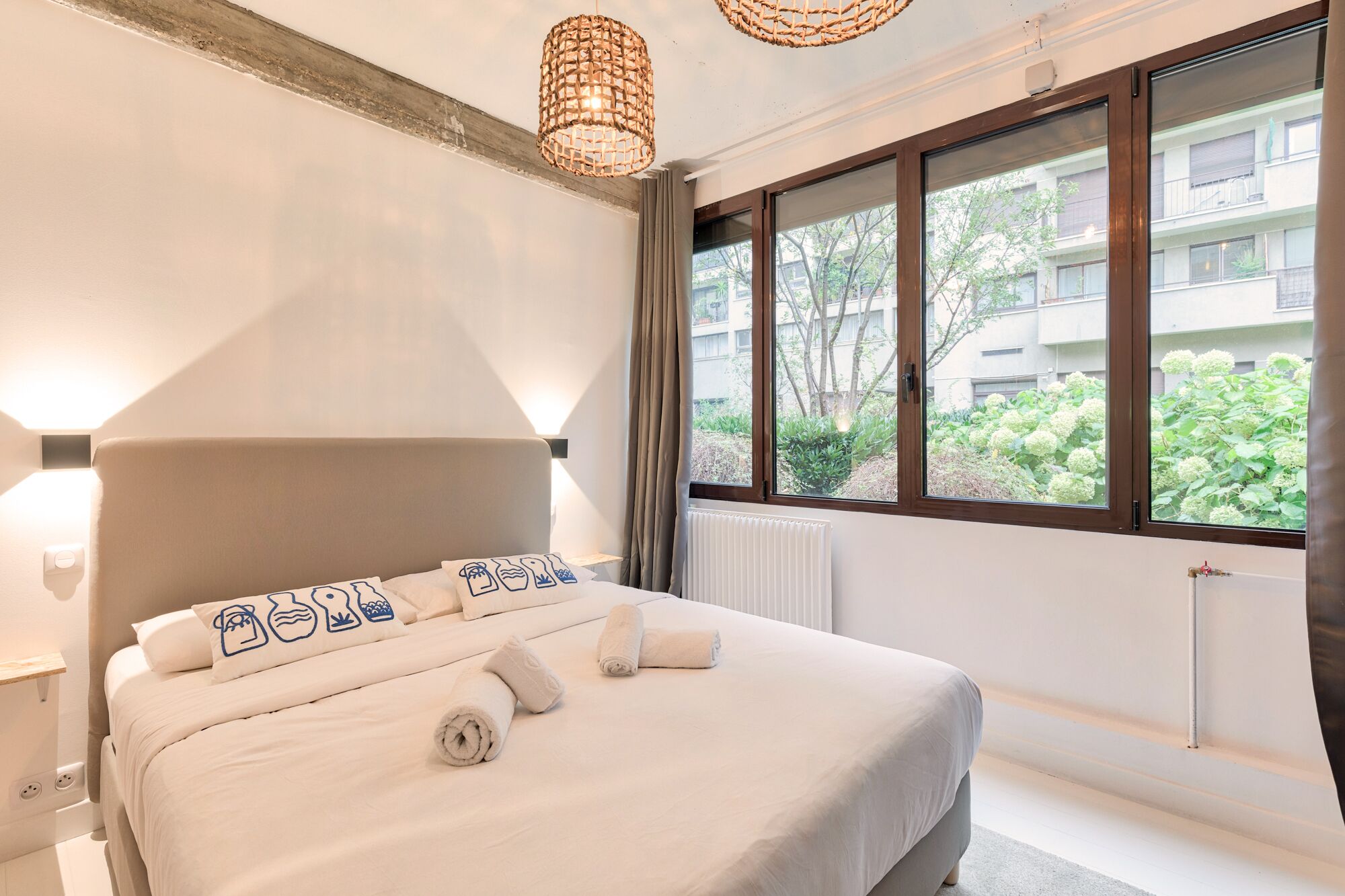 4 bedrooms, iron/ironing board, travel crib, free WiFi