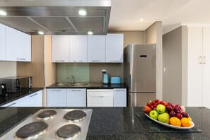 Private kitchen - Horizon Bay 301 by CTHA (Cape Town)