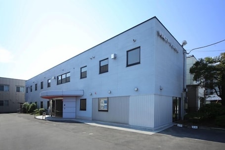 Exterior. Isesaki Station Hotel