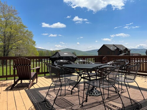 Canaan Townhome near hiking, biking & skiing!