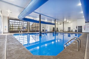 Indoor pool - Stay awhile and prolong your smile (Branson)