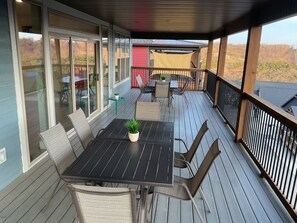 Outdoor dining - Stay awhile and prolong your smile (Branson)