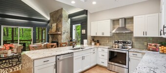 🌟5 STAR Mountain Lodge💗Unmatched Hospitality🌷Close to town🎲GAME room