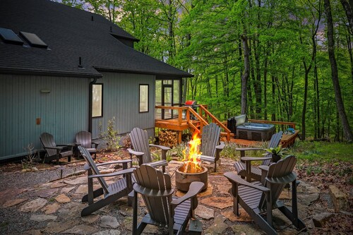 WOW it’s Amazing🌟5 STAR Mountainside Luxury✨HOT TUB🌀Close to town