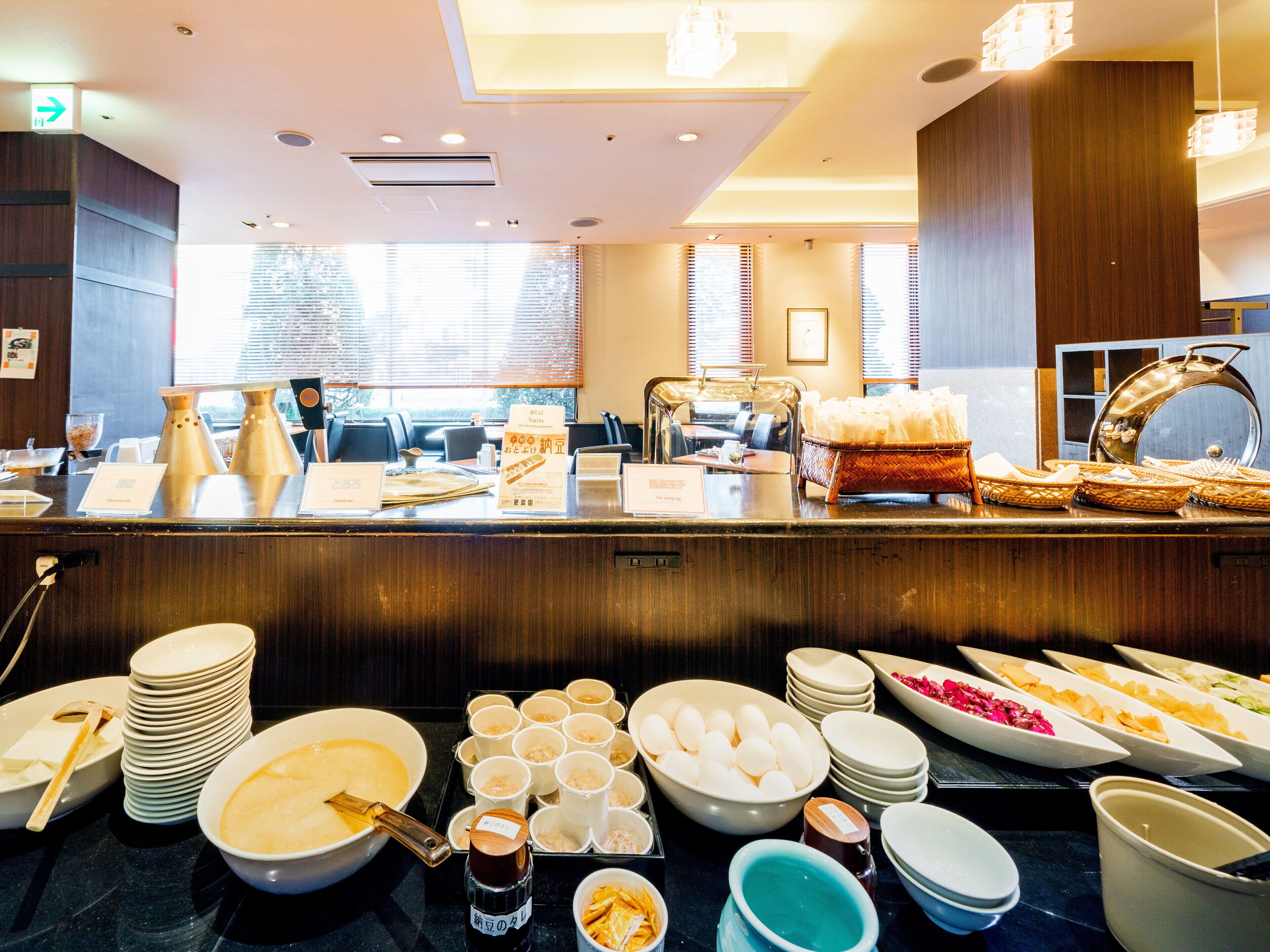 daily buffet breakfast (jpy 1500 per person)