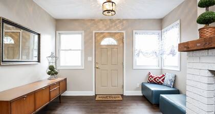 Updated vintage style cottage near McKennan Park & next to Avera