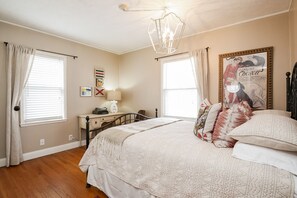 3 bedrooms, iron/ironing board, free WiFi, bed sheets
