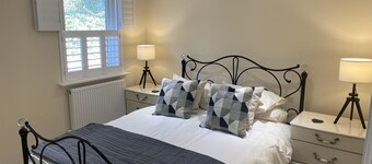  Holiday rental in Rye, sleeps up to 6 with private gated driveway