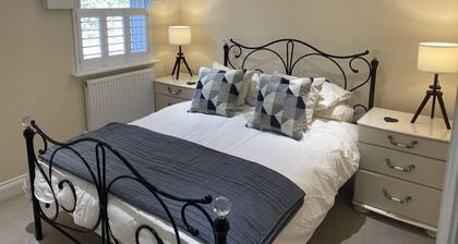 Holiday rental in Rye, sleeps up to 6 with private gated driveway