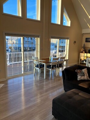 Téléviseur connecté, foyer