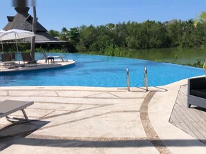 Piscina externa