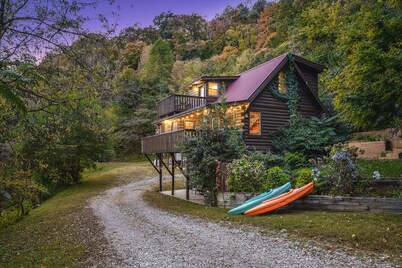 Center Hill Lake Cabin w/ Deck & Fire Pit
