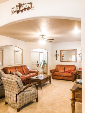 Smart TV, fireplace, DVD player