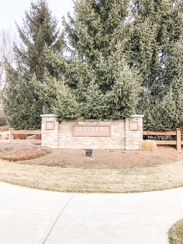 Clean, Comfy, and Cozy Near Everything! (Family and Dogs Friendly:)