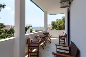 Outdoor dining - Sunset home crete 2 (Τρεις Εκκλησίες)